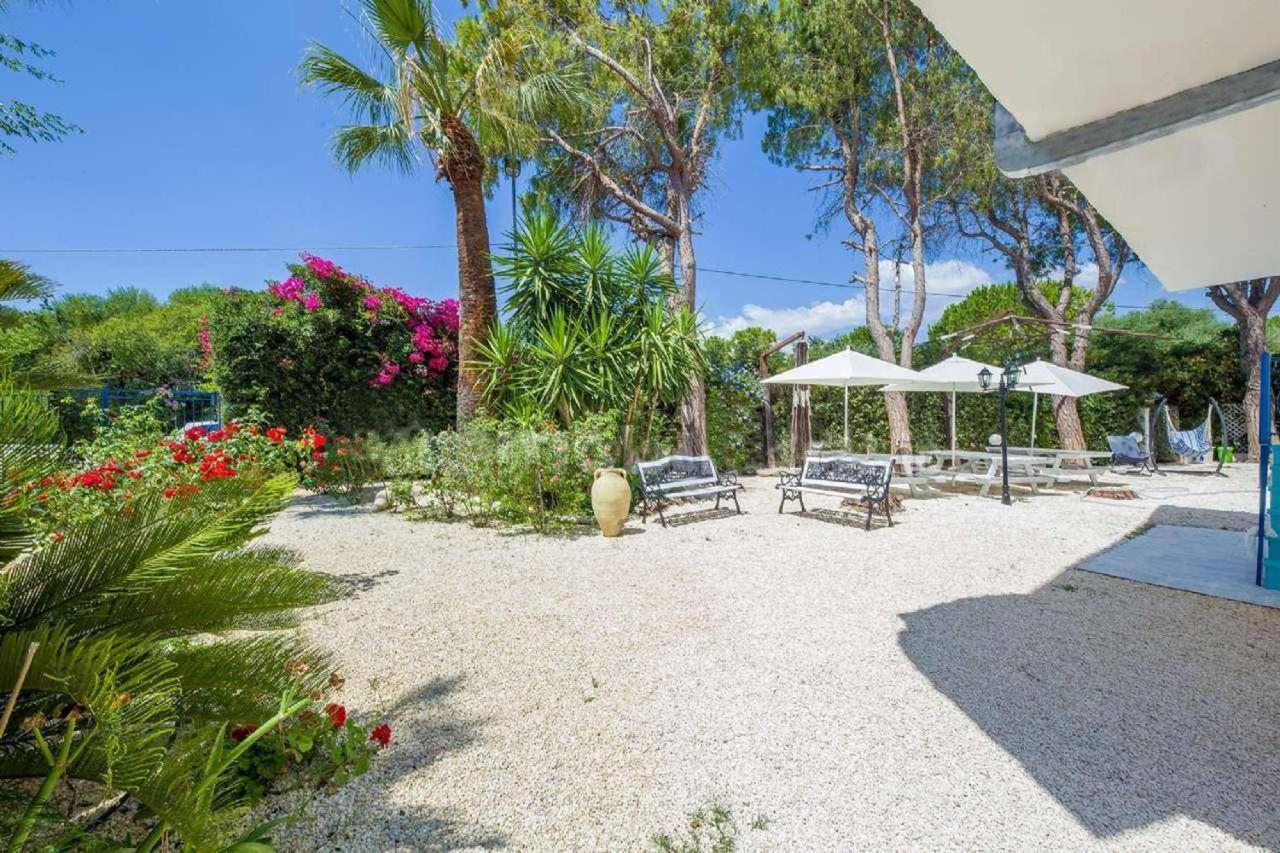Suite House L'Isola Che Non C'è Fontane Bianche Extérieur photo