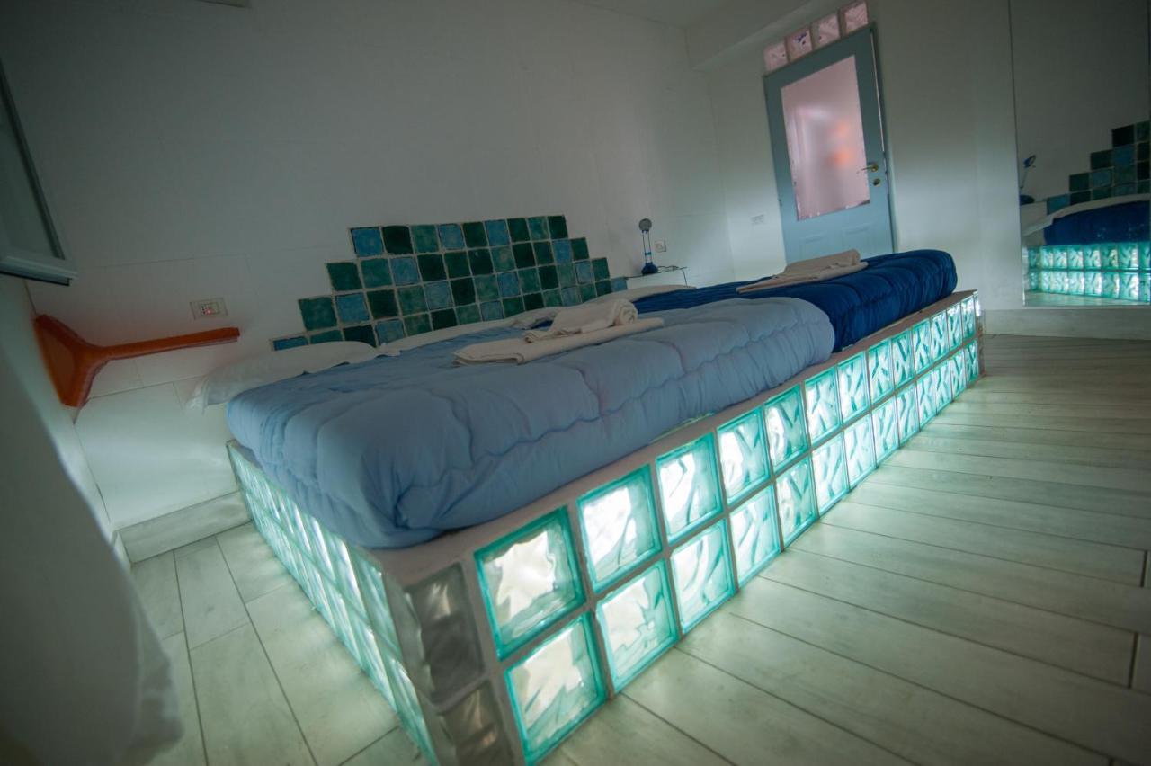 Suite House L'Isola Che Non C'è Fontane Bianche Extérieur photo