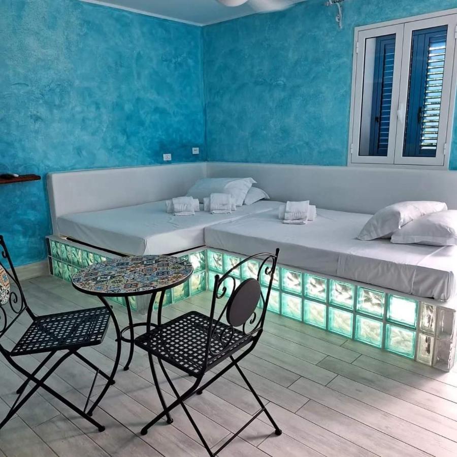 Suite House L'Isola Che Non C'è Fontane Bianche Extérieur photo