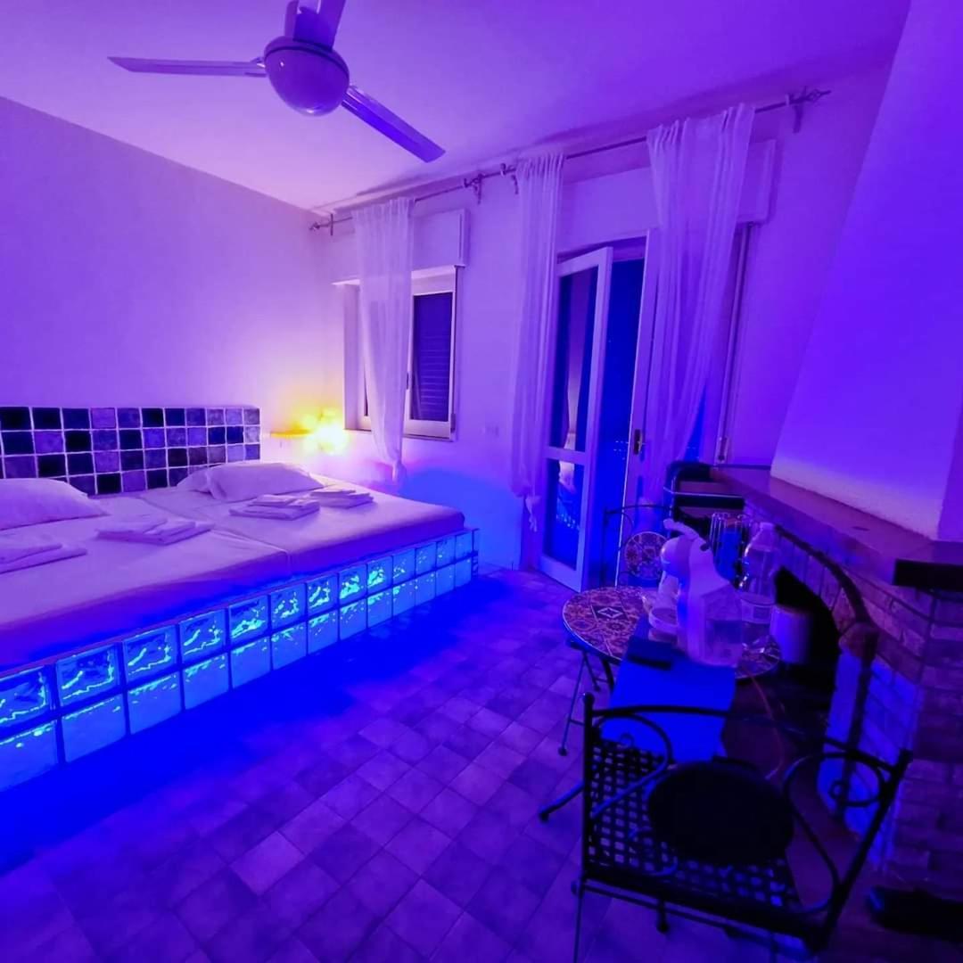 Suite House L'Isola Che Non C'è Fontane Bianche Extérieur photo