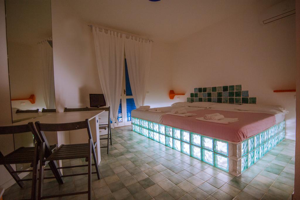 Suite House L'Isola Che Non C'è Fontane Bianche Extérieur photo
