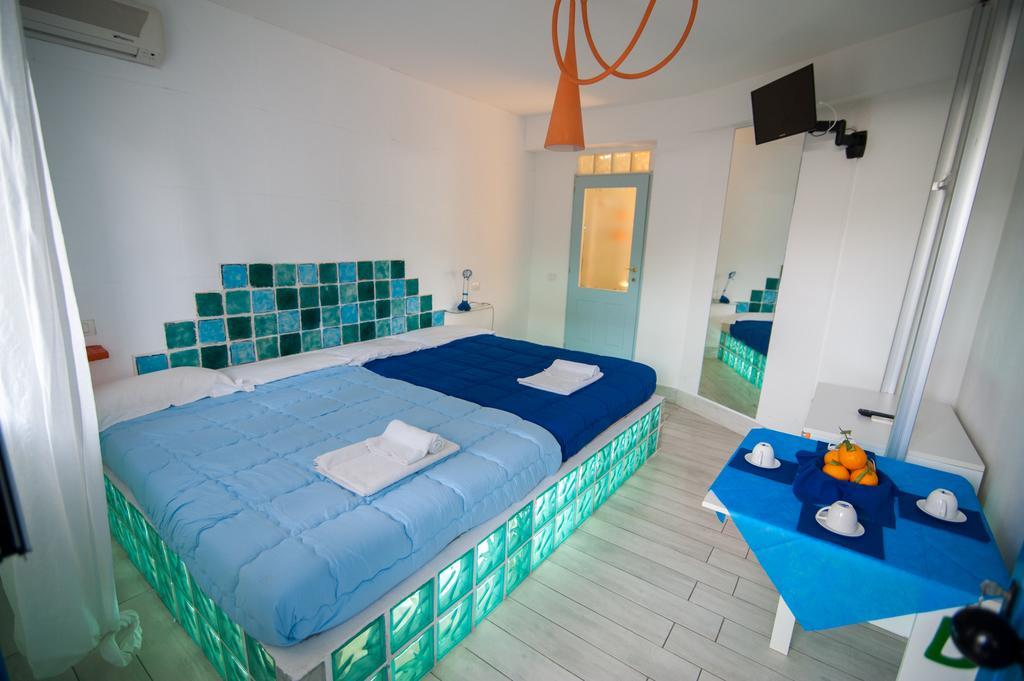Suite House L'Isola Che Non C'è Fontane Bianche Extérieur photo