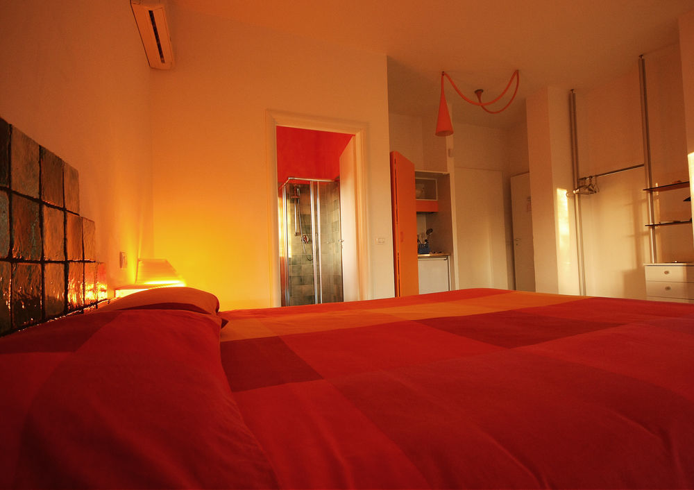 Suite House L'Isola Che Non C'è Fontane Bianche Extérieur photo