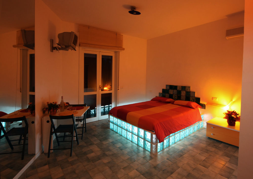 Suite House L'Isola Che Non C'è Fontane Bianche Extérieur photo