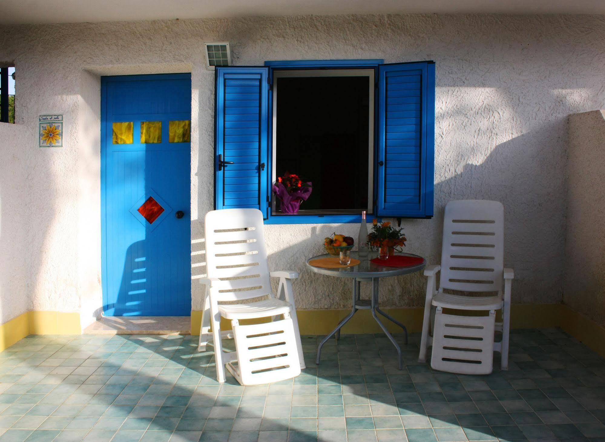 Suite House L'Isola Che Non C'è Fontane Bianche Extérieur photo