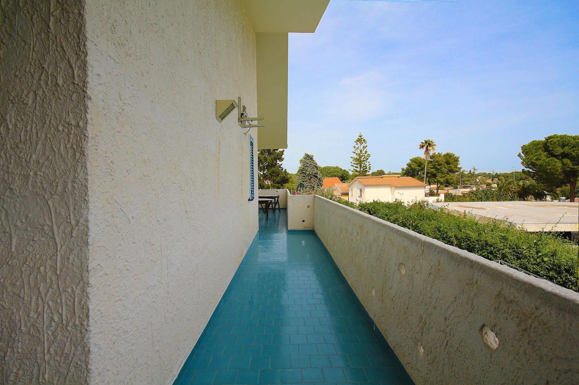 Suite House L'Isola Che Non C'è Fontane Bianche Extérieur photo